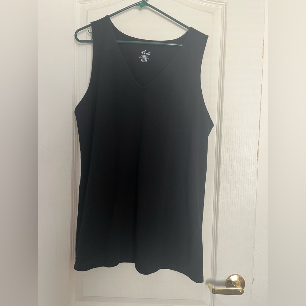 Torrid V neck no sleeve black shirt. 4X